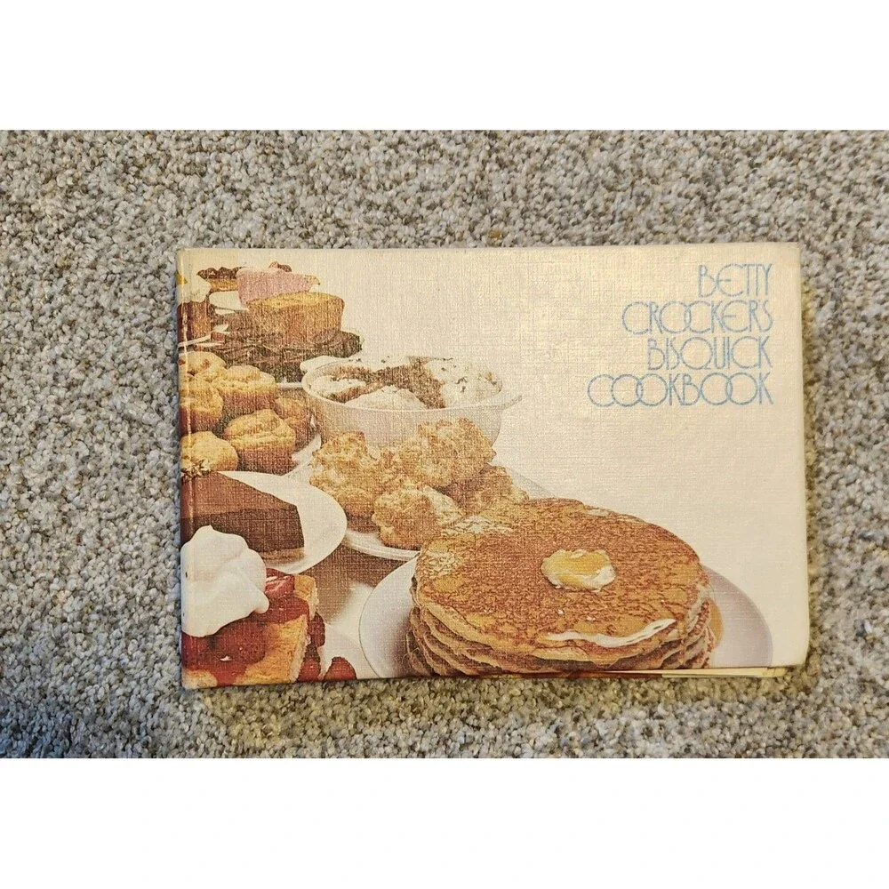 Vintage Betty Crocker's Cookbooks - Picture 6 of 7